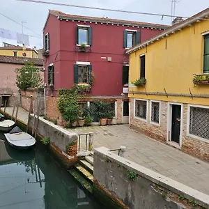 Casa Rossa Vista Canale Apartment